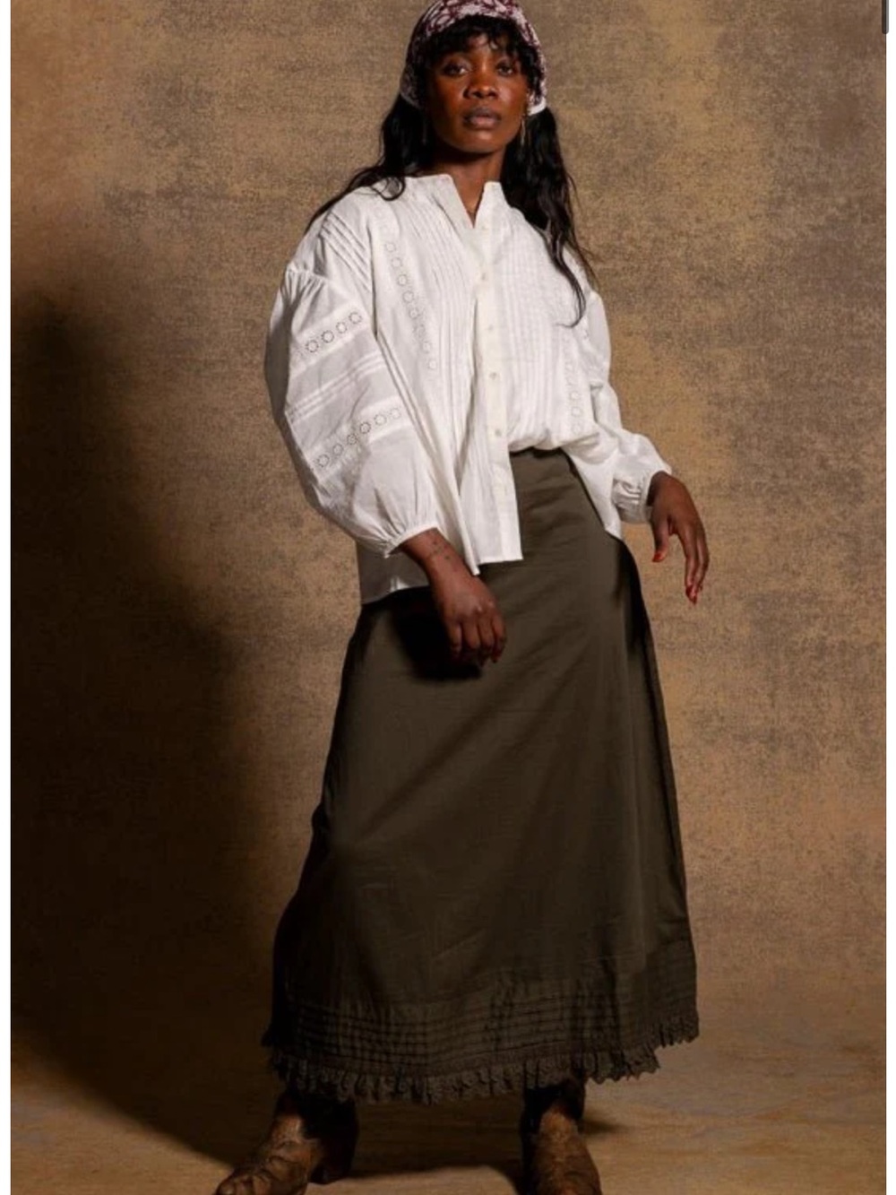 Bonnie Blouse small oversized Victorian button down.